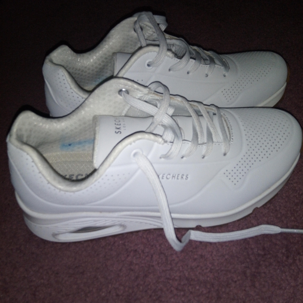Sketchers size 7